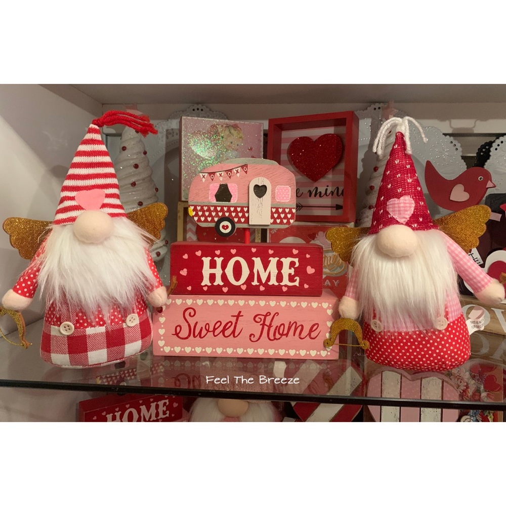 Valentine’s Gnome & Wooden Swivel Block Decor